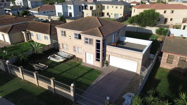 6 Bedroom House