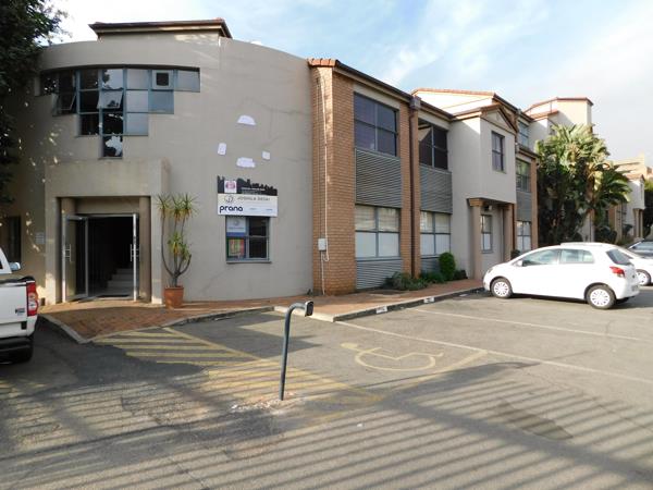 163  m² Commercial space