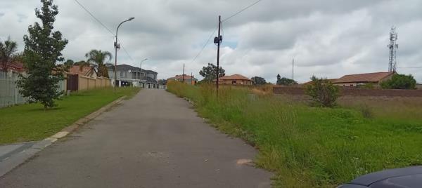 1 000 m² Land