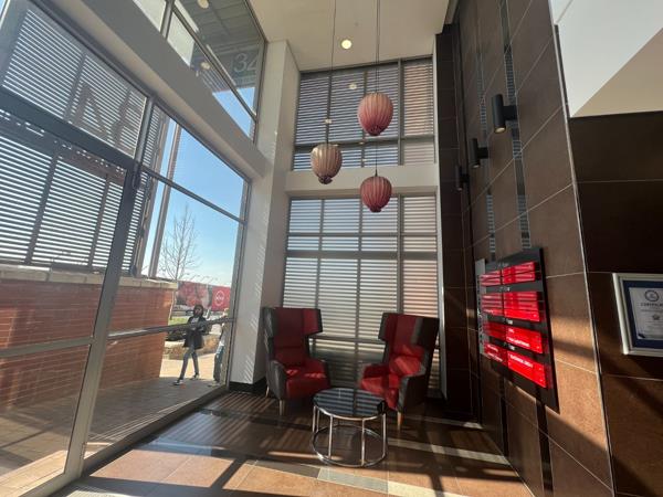 571 m² Commercial space