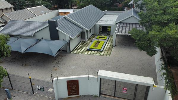 745  m² Commercial space