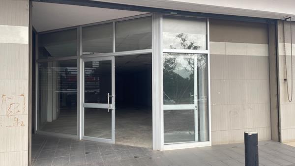 210  m² Retail Space