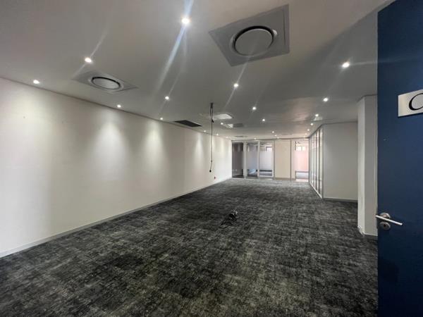 647 m² Commercial space