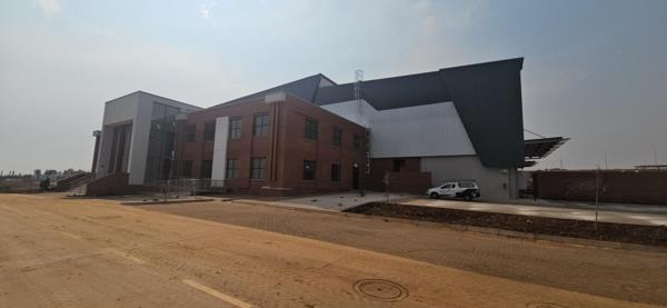 11 050  m² Industrial space