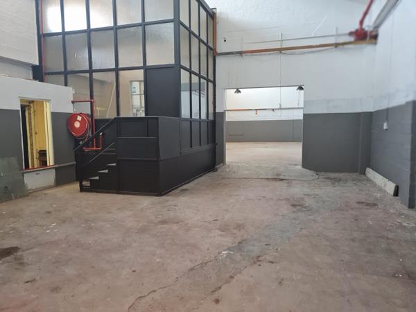 324  m² Industrial space