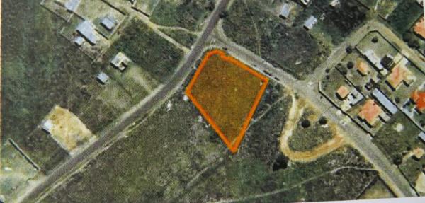 2 700 m² Land