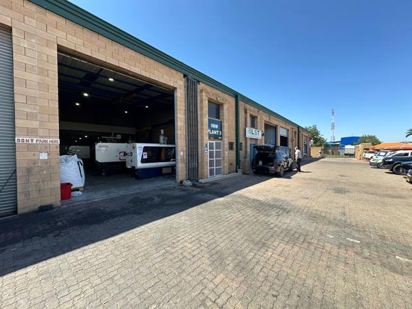 348  m² Industrial space