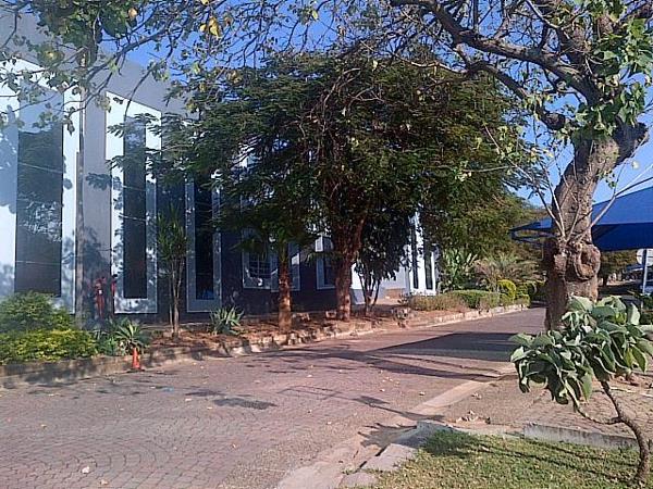 1 000  m² Commercial space