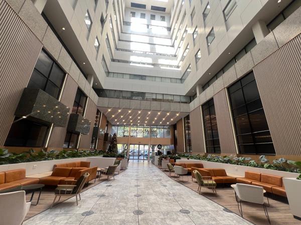 1 061 m² Commercial space