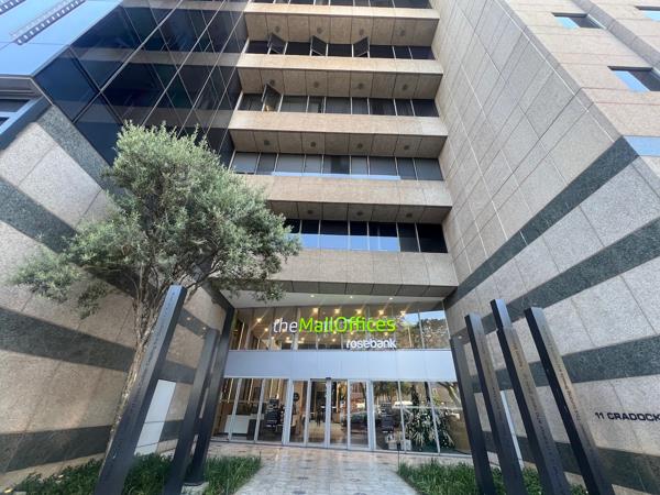 1 073 m² Commercial space