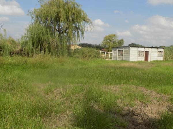 2 235 m² Land
