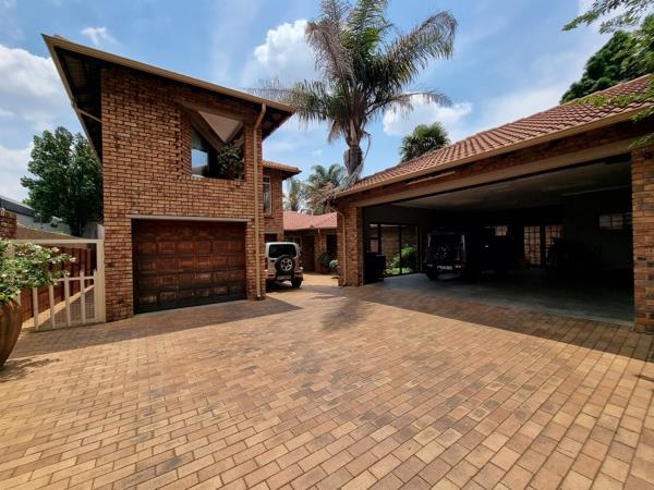 6 Bedroom House