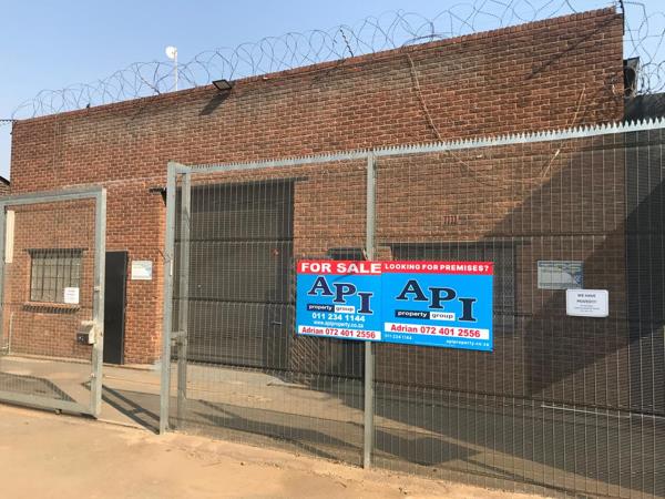 495  m² Industrial space