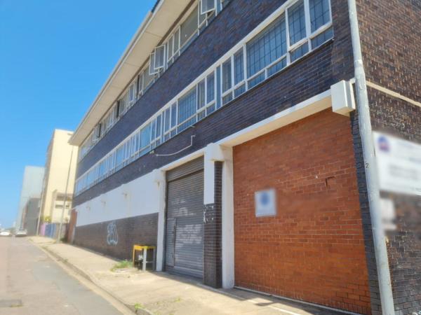 750  m² Office Space