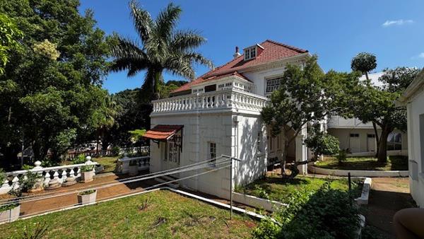 1 000  m² Commercial space