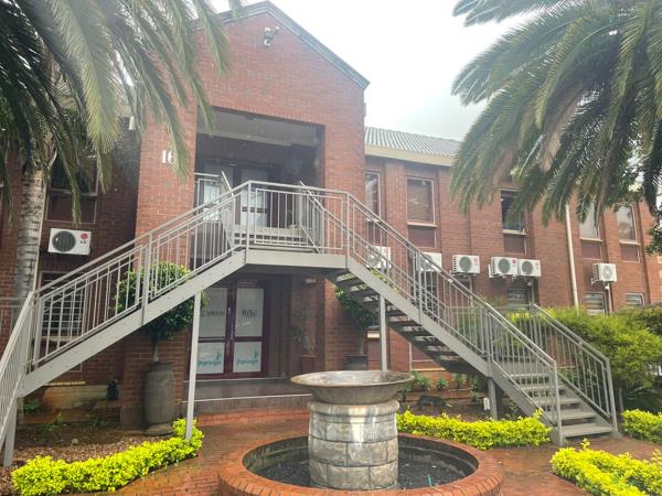 136  m² Commercial space