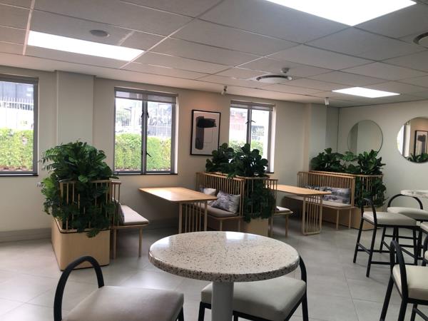 293  m² Commercial space