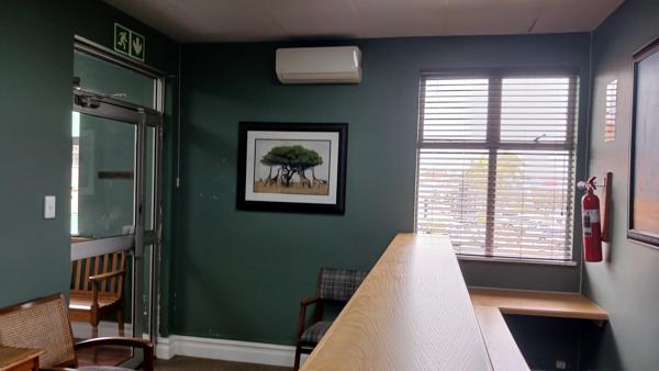 340  m² Commercial space