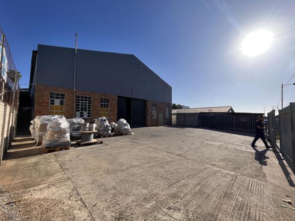 380  m² Industrial space