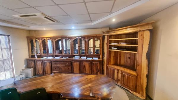 179  m² Commercial space