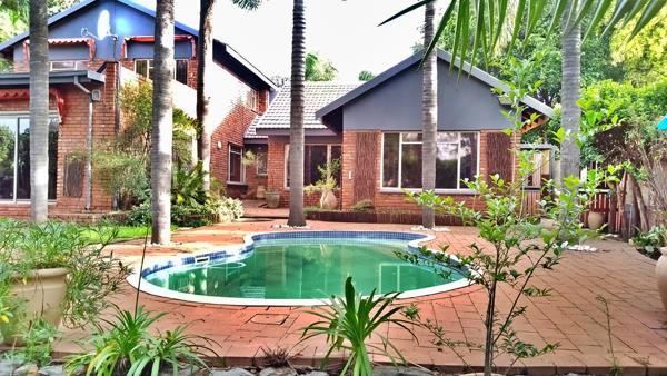 6 Bedroom House