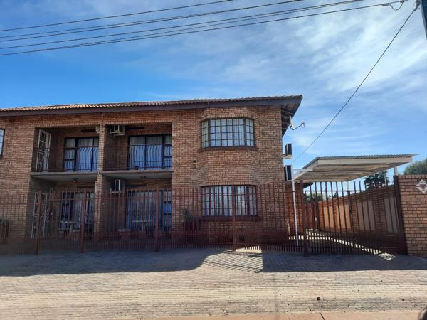 8 Bedroom Townhouse