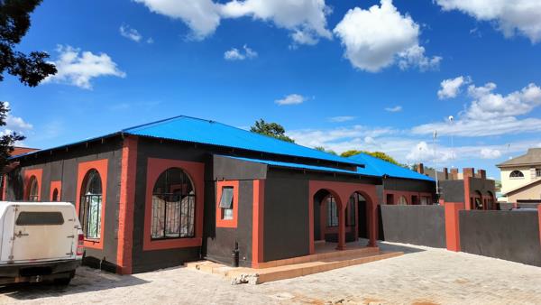 290  m² Commercial space