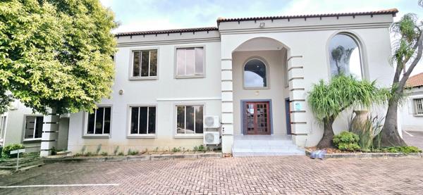 732  m² Office Space