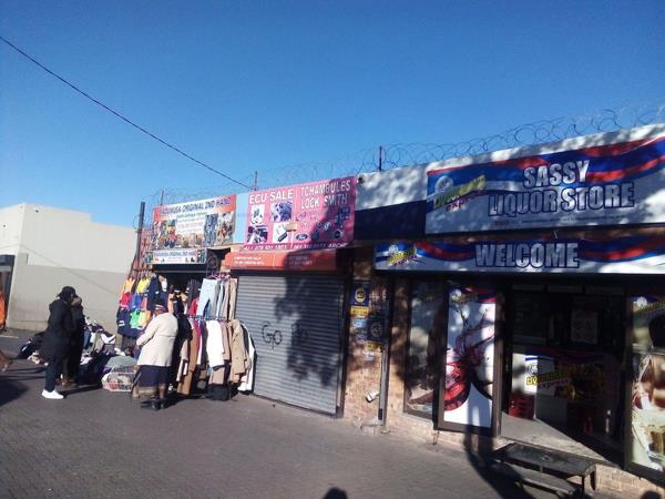 240 m² Commercial space