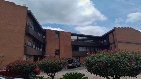914 m² Office Space