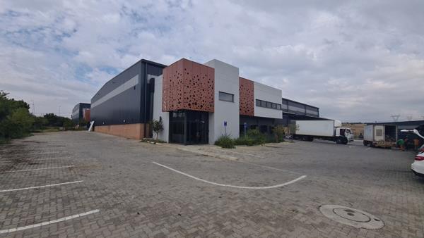 3 703  m² Industrial space