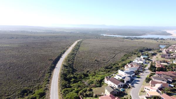 750 m² Land