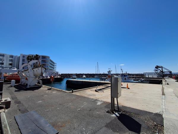 212 m² Commercial space