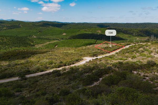 5 704 m² Land