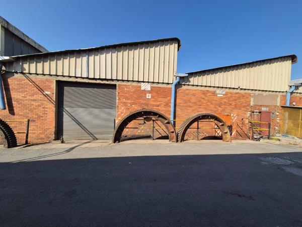 1 150  m² Industrial space