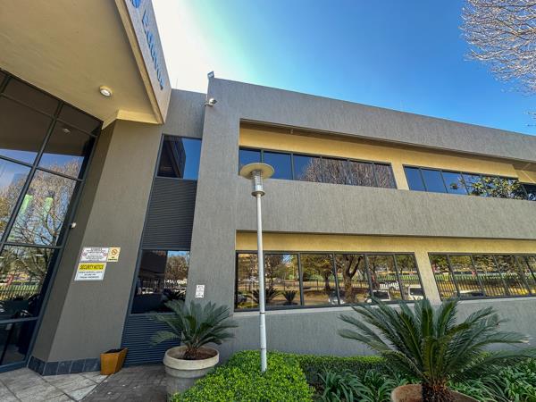 1 000  m² Commercial space