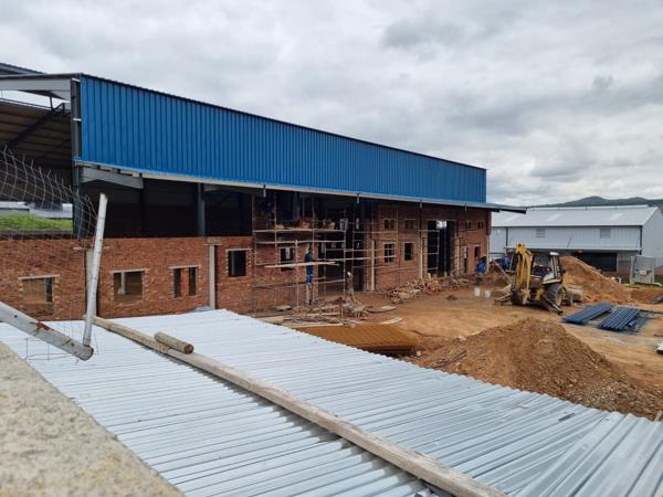 1 800  m² Industrial space