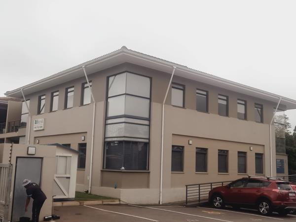 105  m² Commercial space