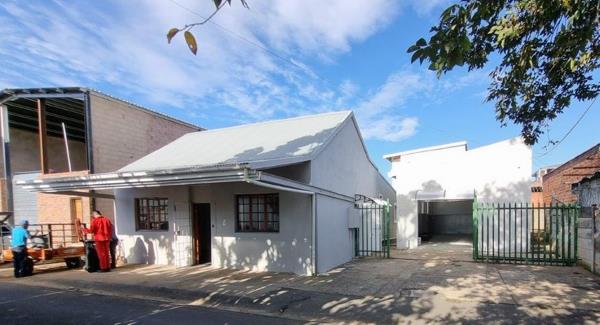 350  m² Commercial space