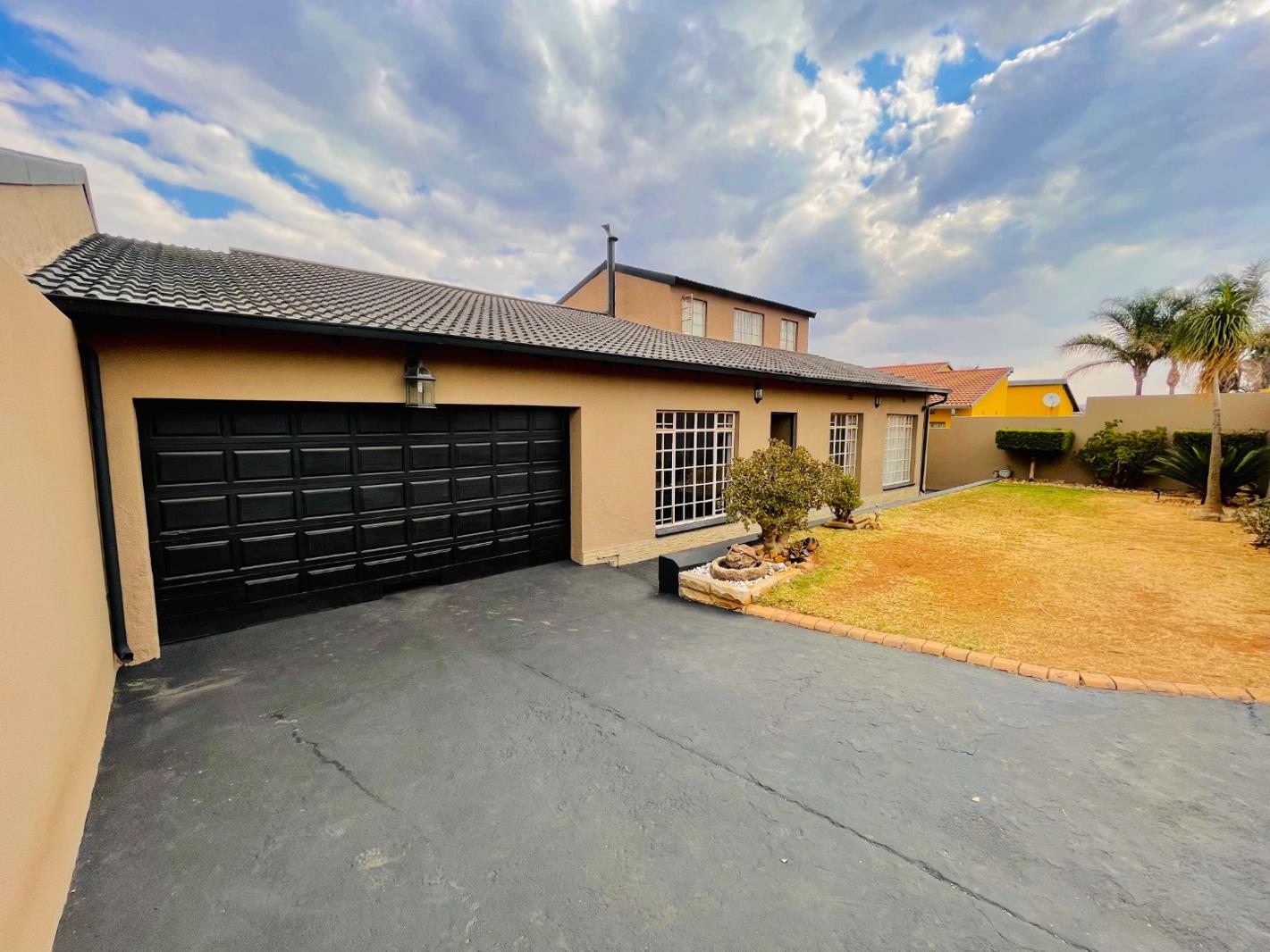 House in Johannesburg, Suideroord - View 4