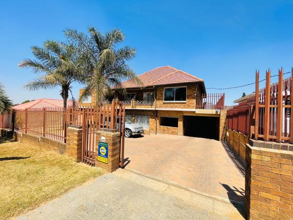 6 Bedroom House