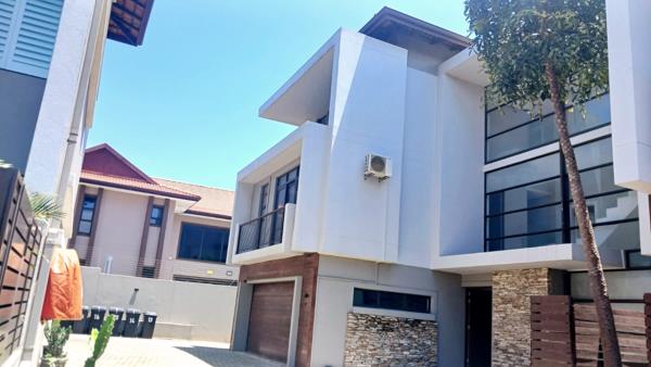 5 Bedroom Townhouse