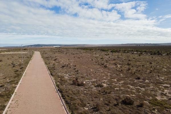 2 100 m² Land
