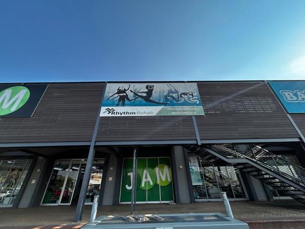 225  m² Commercial space