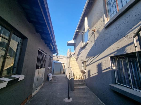 10 Bedroom House