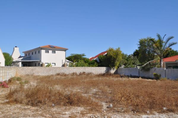 670 m² Land