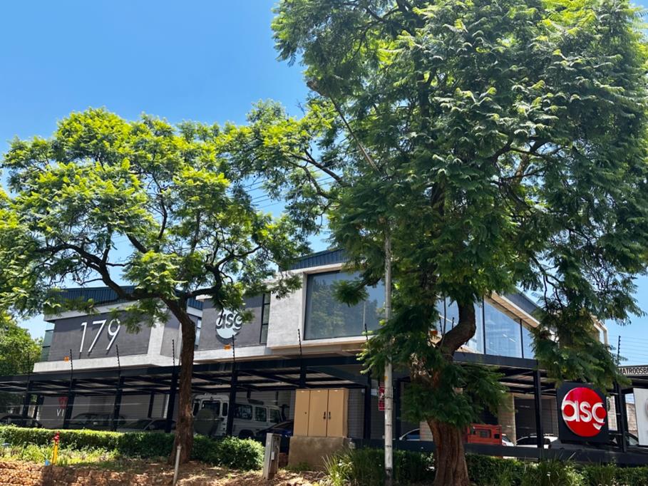 284 m² Office Space