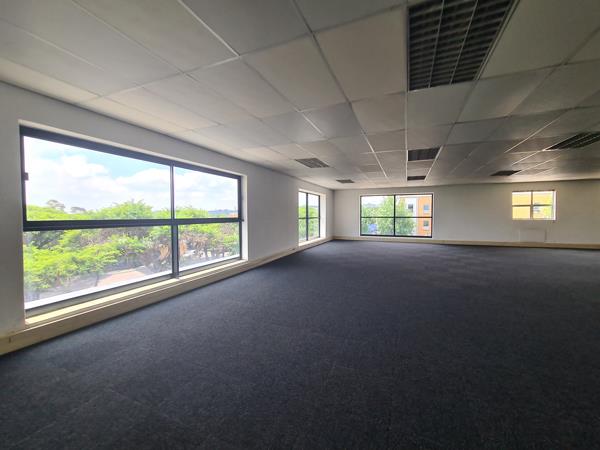 586 m² Commercial space