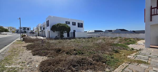 351 m² Land