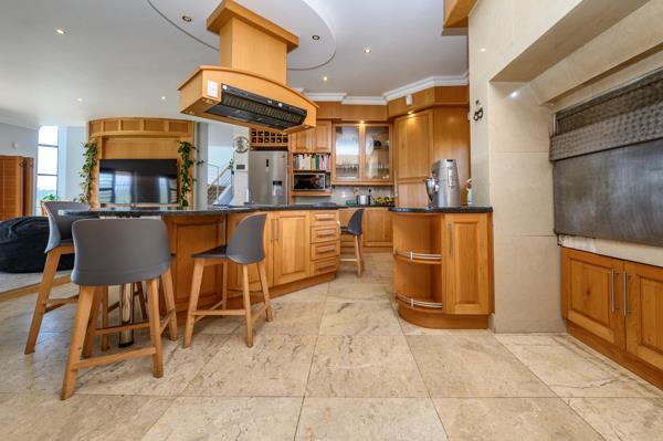 5 Bedroom House